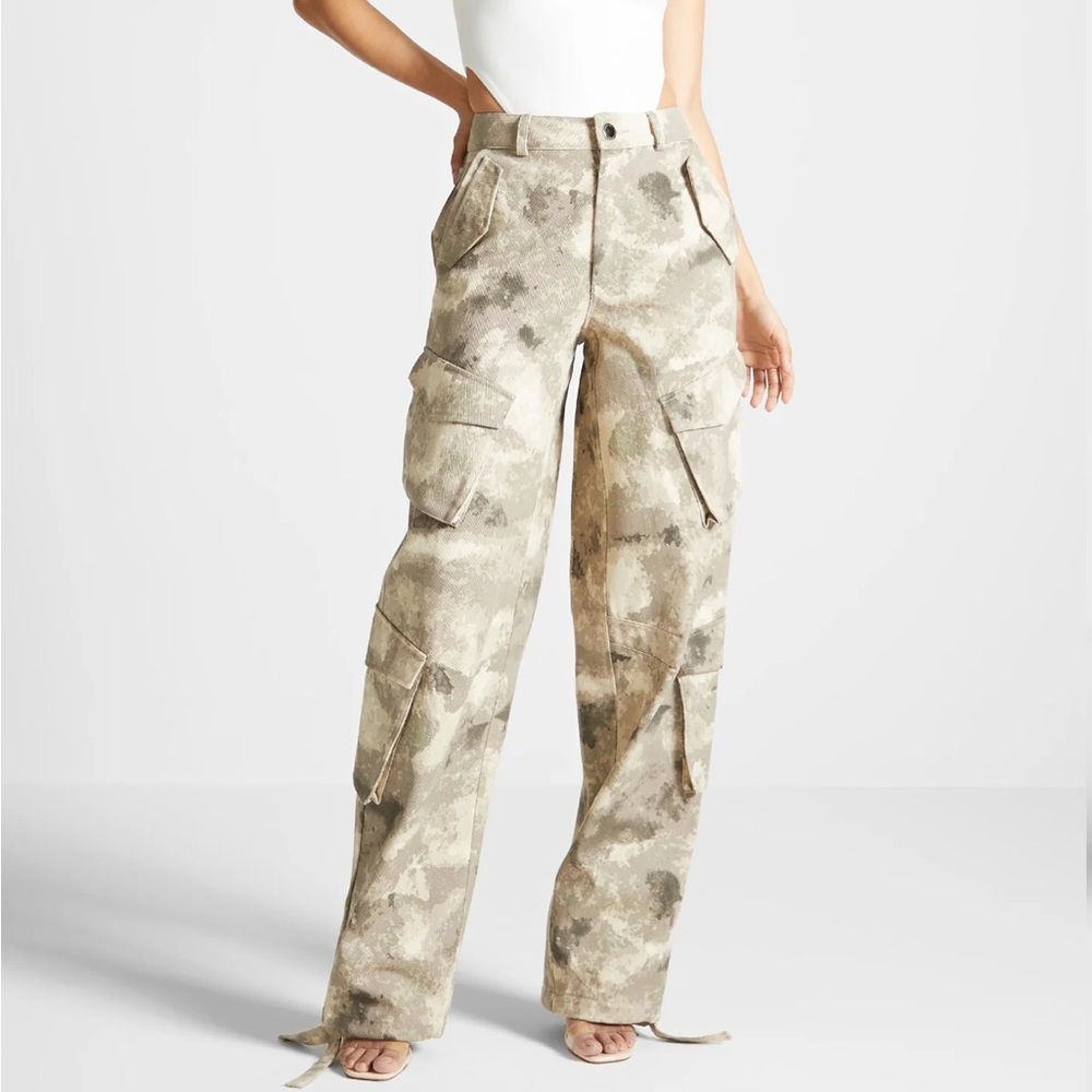 🚫 SOLD 🚫 Maniere De Voir Beige Camouflage Cargo Pants